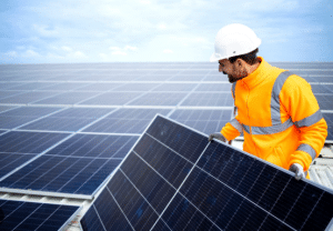 fermă de panouri fotovoltaice